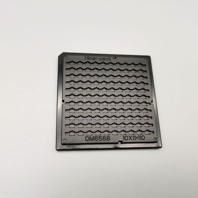 Ein guter Preis. Transport-Oblaten entblößen die Würfel-Behälter, die Elektronik-Spritzen verpacken Online